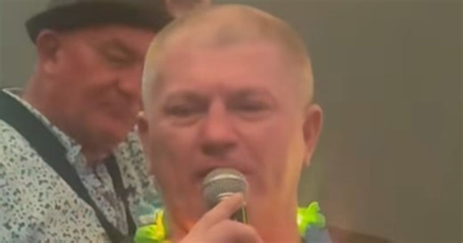 Moment Ricky Hatton stood up to sing Oasis song in last known public appearance