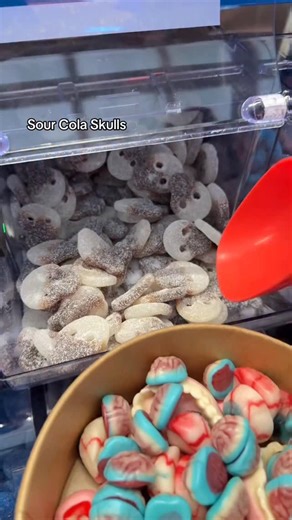 🧠😂Let’s make a BODY PARTS Candy Bowl! This is literally perfect for Halloween!😂🧠 #instagood #viral #satisfying #asmr #explorepage #candies #funny #platter | Poppin Candy