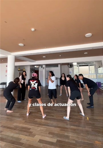 ¿MIEDO A PARAR FRENTE A LA CÁMARA? En nuestra escuela de modelos te ayudamos desde cero! 👏 Atrévete a cambiar, vence los miedos. Te esperamos, somos de Trujillo #trujillo #peru #models #academia