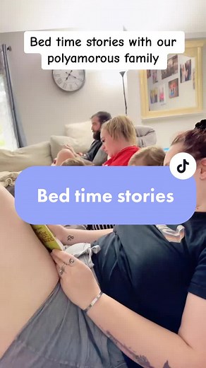 These are the little moments that I never want to forget. #polyamory #bedtimeroutine #bedtimestory #bigfamily