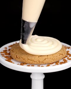 341K views · 1K reactions | THIS IS IT 朗 ​​. December 7-12 •  GINGERBREAD CAKE • ⛺️ S’MORES •  NUTELLA® SEA SALT •  ANDES® MINT •  CHILLED SUGAR •  MILK CHOCOLATE CHIP . Order for takeout, curbside pick-up, delivery or nationwide shipping! .  www.crumbl.com/app . : @tellthebirds | Crumbl | Facebook