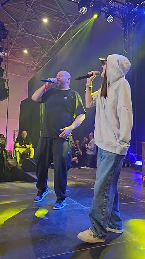 Alcatraz: Muzyczna Rozmowa i Wspólne Śpiewanie