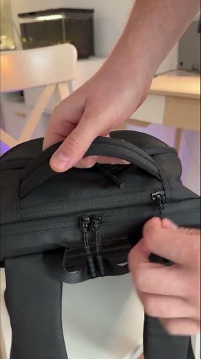 The STILMOND backpack is a hard-shell 20L urban backpack for a 15.6” laptop.