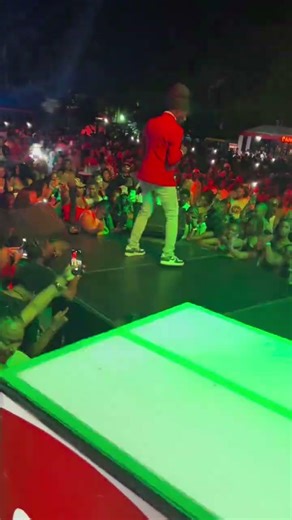 Sizzla Live Performance Was PURE FIRE 🔥 Crowd Went Crazy! #sizzlakalonji #reggae