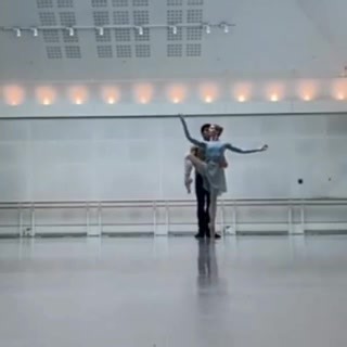 Melissa Hamilton and Roberto Bolle in Ben Stevenson's 3 Preludes rehearsal at the Royal Ballet studios | Núcleo de Dança Carolina Cox