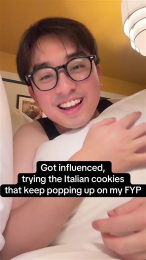 Trying the Italian cookies that keep popping up on my FYP #fyp #foryou #italy #cookies #fypシ