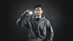 1K views | High-quality aluminum housing, pioneering technology that automatically dims and focuses, allowing for almost completely hands-free use. The HF8R Signature combined innovation and luminosity. #LedlenserHeadlamp #HF8RSignature #Ledlenser #Innovation #TrulyHandsFree | Ledlenser | Facebook