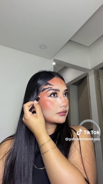 Tiger Makeup Tutorial for Halloween | Beauty Tips & Tricks