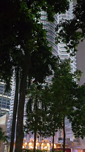 สวย✨️ จนเหมือนไม่ใช่ของจริง #twintowers #petronastwintower #historicallandmark #kualalumpur #ตึกสวยๆ