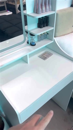 Stylish Vanity Mirrors for Perfect Room Decor