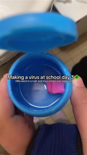 MAKIBG A VIRUS AT SCHOOL DAY 3 #virus #friend #school #withbestie #viral LOL MY CAM WAS GLITCHING AND WE WERE IN A RUSHHH @🦈𝑄𝐴𝑀𝐴𝑅🦐 @𝐙𝐚𝐥𝐢𝐧𝐚