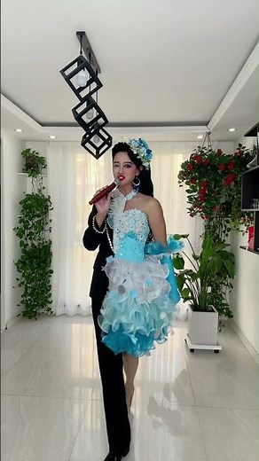 You think it's two people dancing, but actually there's only me. #dance #makeup #wedding #duet