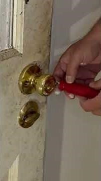 how to remove a door handle