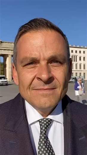 Gerald Grosz on Instagram: "WIR SCHAFFEN DAS. Die Grabinschrift Europas. Ein Kontinent in Selbstauflösung!"