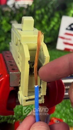 The Solution for Inserting Wire into an Adapter” #ElectricalTips #DIYSolution #WireInstallation #TechHacks