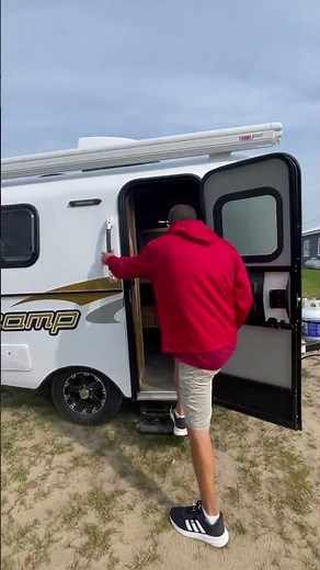 Walkthrough this new Scamp Deluxe 13’ Layout A with Dayton!