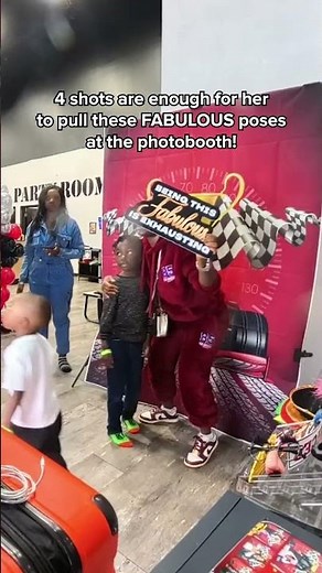 4 Shots Are Enough for FABULOUS Photobooth Poses 📸 | Vivid Curiosity Photobooths