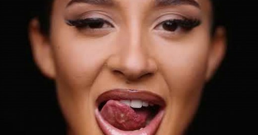 What sound does a money counting machine make?