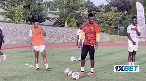 38K views · 1K reactions | L'ambiance est bonne dans la tanière  Challenge crossbar chez les Lions indomptables lors de la séance d’entraînement...Zambo Anguissa Frank,le métronome tir et rate, vient donc le tour du meilleur gardien Libéro au monde André Onana qui démontre sa classe . QUI GAGNE ? C'EST LE CAMEROUN QUI GAGNE TOUJOURS   Fecafoot - Officiel | La Tanière du Lion | Facebook