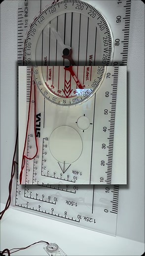 Heading to London and making sure we don't lose our way... by a single inch. 🧭🇬🇧 Just finished this giant Silva compass made of plexiglass and foam. London calling!