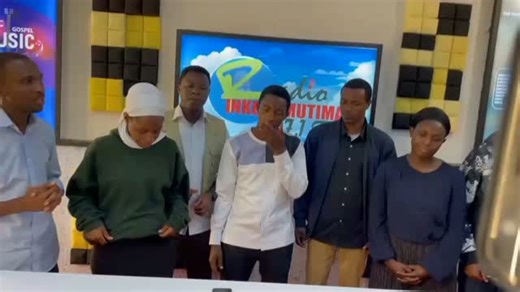 CEP-UR NYARUGENGE on Instagram: "Dukomeje kubatumira muzaze tubane mu gitaramo Tuzabana namakorari meza SILOAM CHOIR KUMUKENKE @siloam_choir NAZIR CHOIR @nazirchoircepurnyarugenge GILGAL CHOIR @gilgal_choir ELIM WORSHIP TEAM @elim_praise_worship_official 📅 23/11/2025 ⌚ 14:00-18:00 📍 ADEPR NYARUGENGE #NZAREBAIMANA #concert #siloamchoir Yobu 19:26 Kandi uruhu rwanjye nirumara kubora,Nzareba Imana mfite umubiri."
