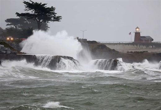 Amid high surf, boat capsizes off Santa Cruz, 2 surfers may be missing
