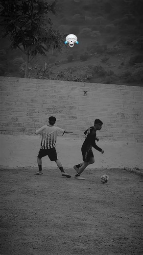 Learn this viral 1v1 football skill💀#footballedits #footballskills #tutorial #soccer #skills #viral