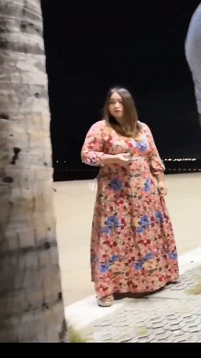 Bangkok Nightlife on Instagram: "Beautiful girls 💋 pattaya 🌹 beach road 🏖️ Thailand 🤪"