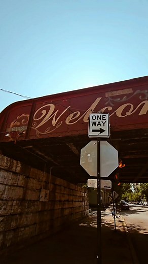 Welcome to Roscoe Village #usareels #chicagoland #roscoevillagechicago | Adechi Olasodé