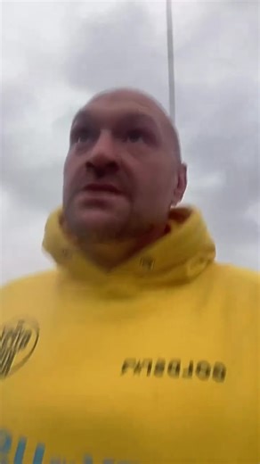 Tyson Fury pays tribute to Ricky Hatton, recalling how inspired he was by The Hitman while fans line the streets pay tribute to him at his funeral today 💙 | Ring Magazine