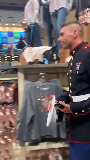 Marine homecoming surprise his mother💖🏡🥹 | Military Home