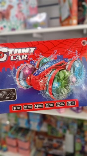 DETEC on Instagram: "Auto a control remoto acrobático. Todoterreno. Tiene doble cara, realiza un giro de 180° y rotación de 360°. Su diseño permite que funcione en tierra, arena, barro, hierba y terrenos con agua! Duradero para que jueguen los niños al aire libre. Es a prueba de golpes. Lo podés manejar con sus dos controles. (El control común y el sensor para mano) #detec #diversión #entretenimiento #tecnologia #juegolibre #jugueteria #autoaradiocontrol #autoaradiocontrolhombrearaña"