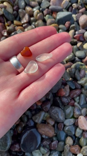 Would you collect these sea glass pieces? 🌊 #seaglass #seaglasstiktok #beachcomber #mermaid #beachglass #beachfinds #beachvibes #foryou #saltylife