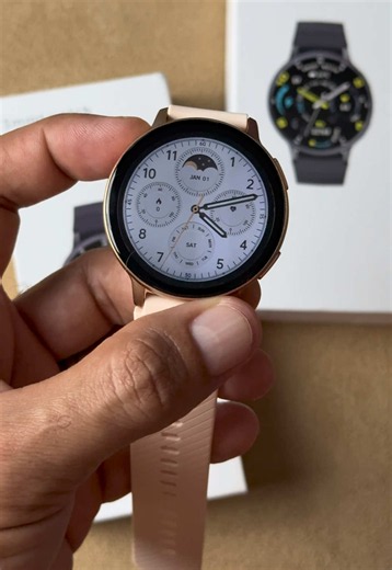 Hrich Smartwatch Relógio Inteligente. Smartwatch completo, homologado pela ANATEL e resistente à água. Permite receber chamadas diretamente no relógio, visualizar notificações de mensagens e acompanhar suas atividades com mais de 100 modos esportivos. Ideal para o dia a dia, treinos e monitoramento das suas atividades. #Smartwatch #RelógioInteligente #SmartwatchBluetooth #Tecnologia