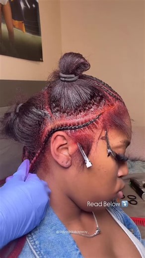 NOLA Westbank Stylist 📍 | SDKW ✰ on Instagram: "UMMM THAT’S YOUUU 😂 but see me?? I’m gon’ slay EVERY TIME — WITH MY GLOVES ON 💅🏽🧤 —— Do y’all like braiding with gloves?? I got so used to them I honestly hate braiding without them 😭 Everything just feels smoother, the grip is chef’s kiss, less tangling, and the braids come out niceee, smooth & silky every time 😮‍💨 PLUS… I love my nails done, so gloves save me from tugging and my nails catching on the hair. - - Follow @slayeddakayway_ for 