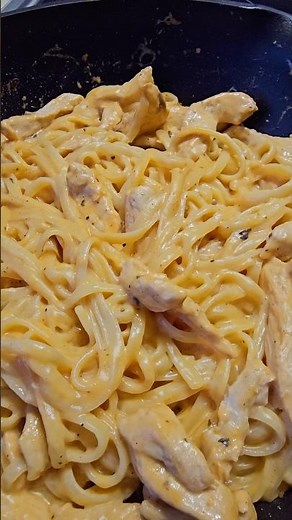 Cheesy Chicken Spaghetti 😍 Easy Dinner with a Creamy Tomato Sauce!