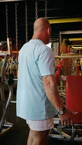 A masterclass in pullovers! This was a staple exercise in Dorian’s back workouts, the aim was to isolate the lats first before bringing in the biceps. He liked to start his back workouts by pre exhausting the lats, and the best exercise to do this was a pullover machine as it did not involve the biceps. It’s pure lat action, bringing the humerus down and back through 180 degree of movement with no bicep involvement, making it the perfect pre-exhaust exercise. It gets the lats fired up and ready 