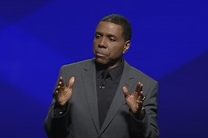 US Pastor Creflo Dollar tells congregation to throw away his books and tapes on tithing, says he got the subject wrong - Premier Christian News  |  Headlines, Breaking News, Comment & Analysis