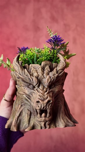 From “tired lizard” 🦎 to a true showpiece 🐉✨ That’s the magic of STLART — turning any 3D print into something you just can’t ignore. So… would you rather paint it or just leave it fresh off the printer? #3d #3dprinting #3dprint #3dprinter | Stlflix