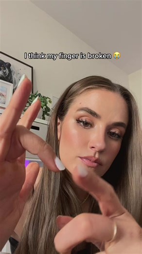 Dealing with a Broken Finger: Symptoms and Treatment