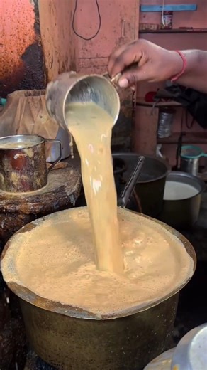 Sameer Nandy on Instagram: "सर्दियों में गर्मी का एहसास Special Chai Peete He 😊 . . . . #food #foodie #trendingreels #viralreels #chai #chailover #winter #tea"