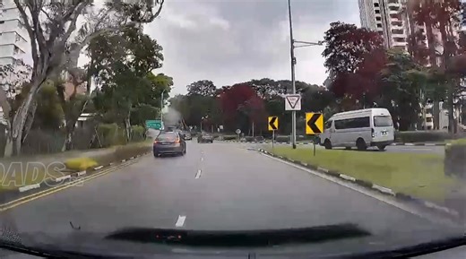 A van was seen overtaking recklessly and beating a red light. Drivers must follow traffic rules and avoid dangerous manoeuvres that put others at risk. | ROADS.sg