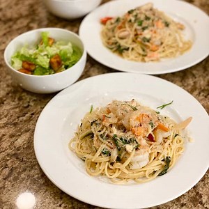 Best Shrimp Scampi Recipe - Dinner in 321
