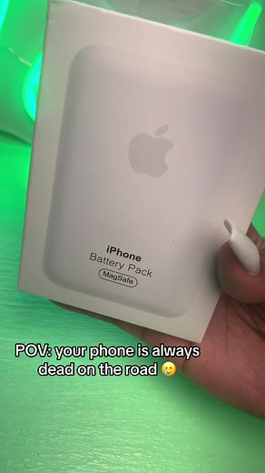 No more wires boo 🤌🏼🔌 These MagSafe Battery Packs are 10/10! Available in-store of course 😛 #NEWARRIVALS#bahamas#bahamastiktok#electronicstore#nassau#foryou#foryoupage#apple#magsafe#techtok#gaming#fyp#apple#electronics#iphone#batterypacks