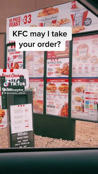 KFC chicken sandwiches slap 🍗🤷🏻‍♀️🤣😎 #kfc #drivethru #fastfood #foryou #funnyvideos #funnytiktok #drivethru #foryou #humor #fypシ #comedy #viral #fastfoodlife