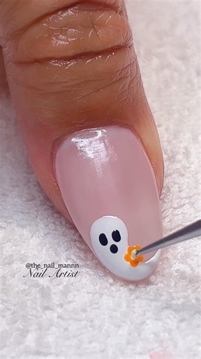 Cute Ghost Halloween Nail You NEED to Try