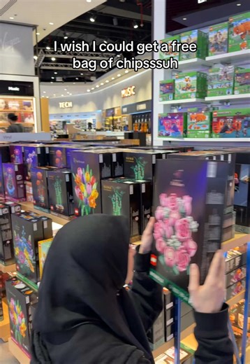 Creative Valentine's Day Gift Ideas with LEGO Flowers