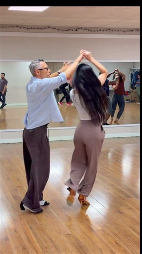 Salsa Romantica on2 partnerwork class James & Peiwei Cobo