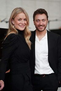 «Bond symphonique»: les plus grandes chansons des films de 007 portées par Véronic DiCaire et Benoit McGinnis