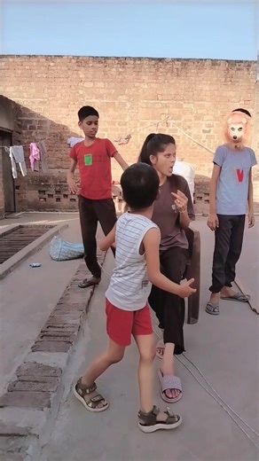 market chalo #comedy #funny #youtubeshorts #trending #techvaqueen #mrkingsaabaa #automobile #cute